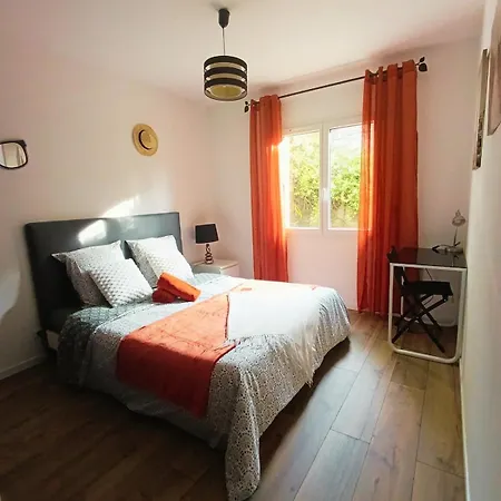 Au Pied De La Colline Calme Et Detente Apartment
